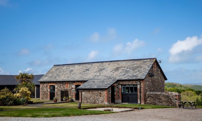 Wainhouse Corner Cottage | Trespaddick - sleeps 3 guests in 2 bedrooms