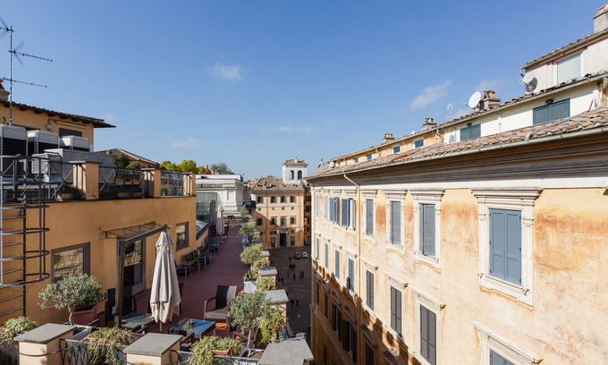Rome City Centre Apartment | Trevi Charming Penthouse