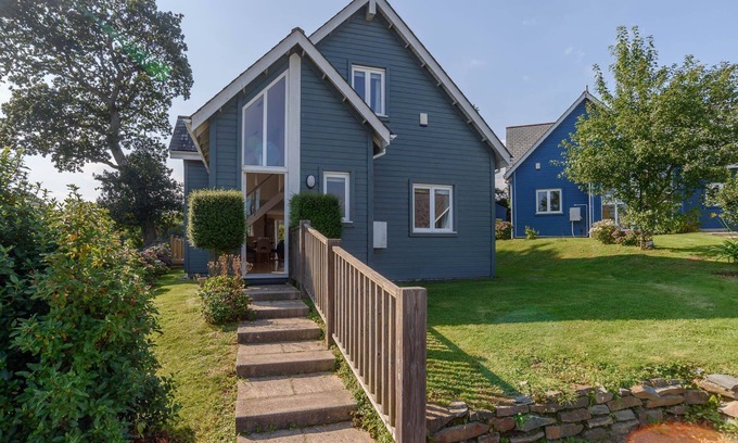 St Austell Cottage | Trewhiddle Villa 07 - a trewhiddle that sleeps 6 guests in 3 bedrooms