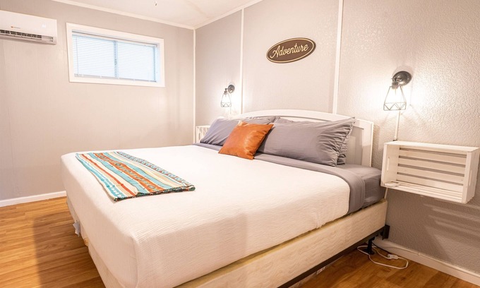 Indian Point Condo | Tribesman Resort #7 - Renovated, Near Silver Dollar, Lake