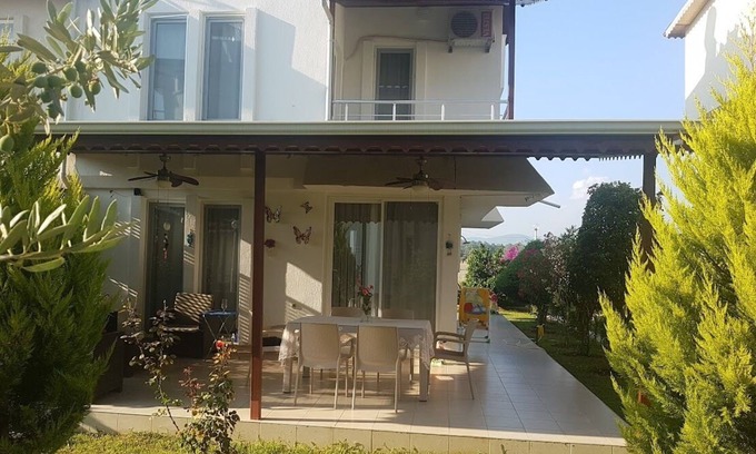 Cenger Villa | Triblex Villa I Private Beach I Walking Distance to the Sea 300 meters