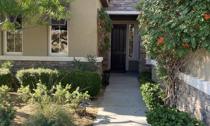 La Quinta House | Trilogy (55+)Spacious, Open and Private Home (30+days)