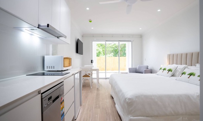 Trinity Beach Apartment | Trinity Collective - Studio Apartment