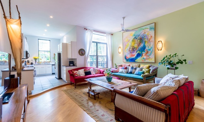 Central Park North House | Triplex in a Townhouse in Harlem Perfect for Family Gathering
