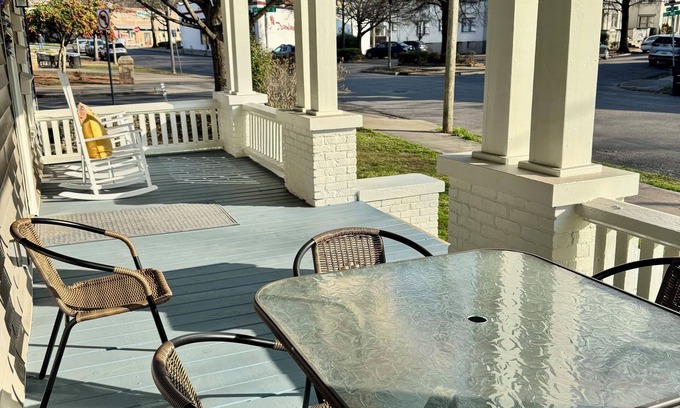 Cahaba Heights House | Triplex in the heart of the city