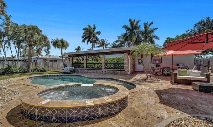 Pompano Beach House | Tropical Bliss Alfresco Villa - pool & hot tub - under 10 minutes to ocean