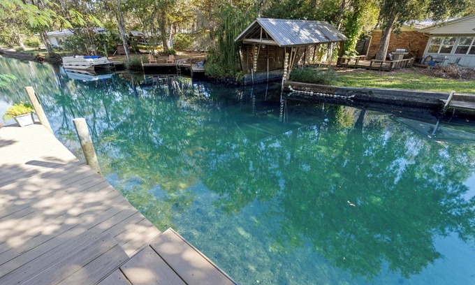 Homosassa Cottage | Tropical Canalfront Escape With Decks & Dock!