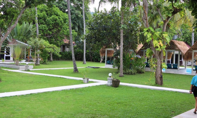 Candi Dasa Cottage | Tropical Garden (Superior) Resort 50 meters from the beach