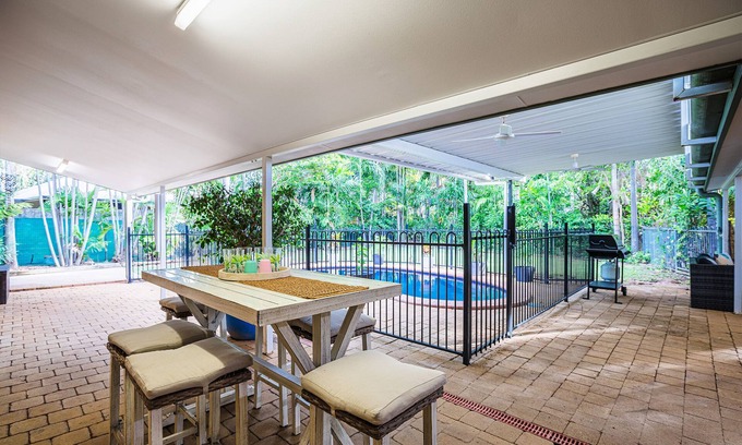 Brinkin House | Tropical Getaway