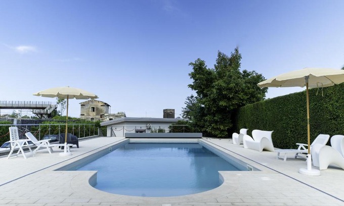 Carruba House | Tropical House