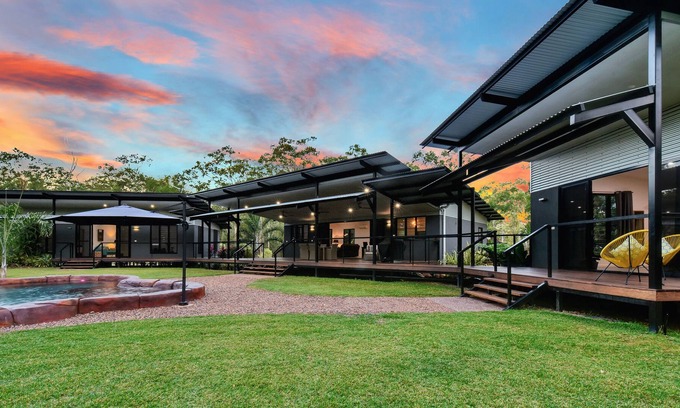 Humpty Doo House | Tropical Oasis Holiday Home - Darwin NT