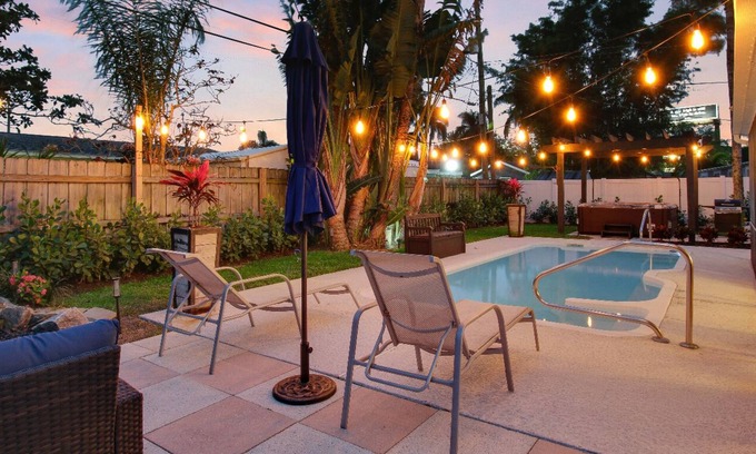 Hunt Club House | Tropical Pool and Hot Tub House