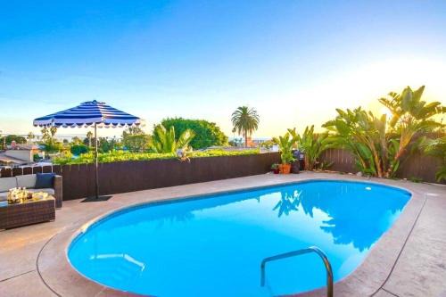 La Jolla Mesa House | Tropical Retreat