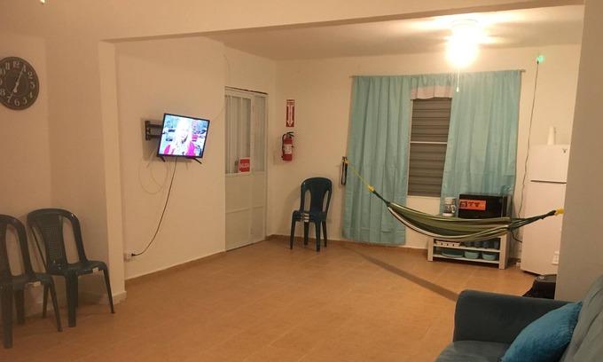 Puerto Real House | Tropical room 15 mins away from BUYE BEACH and 10 mins from convention center.