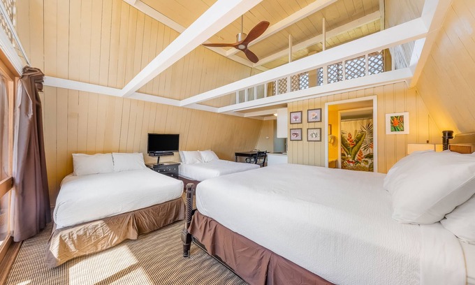 Kaunakakai Apartment | Tropical studio in oceanfront resort w/pool, WiFi, & kitchenette - snowbirds OK