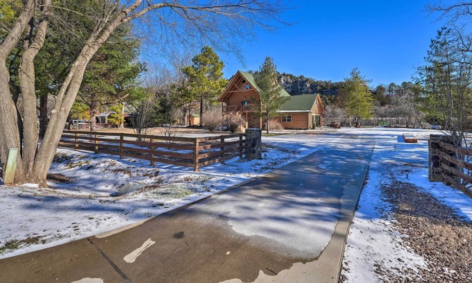 Lone Rock Cabin | Trout Lodge at Two Rivers - Waterfront Cabin!