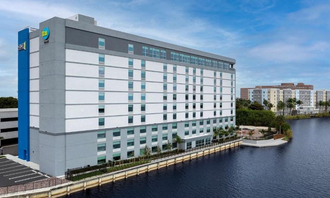 Ludlam Hotel | Tru By Hilton Miami Airport South Blue Lagoon, Fl