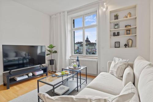 Basel City Centre Apartment | True Basel - Stadtwohnung I Rheinblick