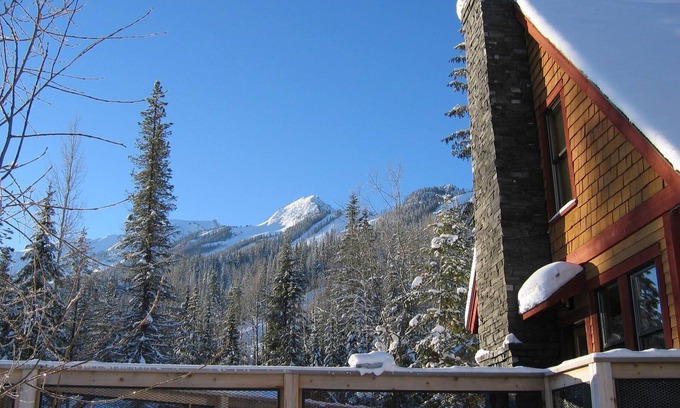 Golden House | TRUE Ski in/Ski out Rocky Mountain Home