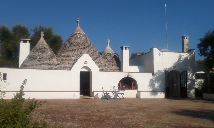 Ceglie Messapica Cottage | Trullo and Studio with Private Pool.
