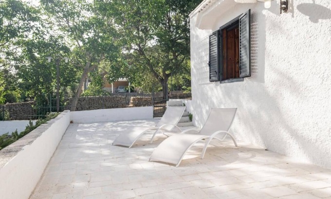 Locorotondo House | Trullo Bella Vista With Patio & Parking