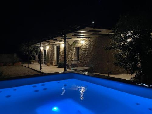 Marina di Felloniche Villa | Trullo vista mare con idromassaggio