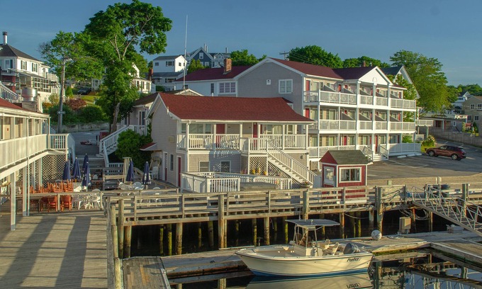Boothbay Harbor Hotel | Tugboat Inn