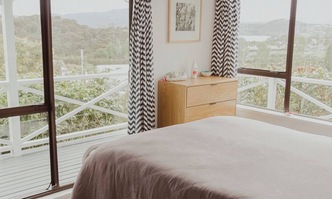 Cable Bay House | Tui's Peak