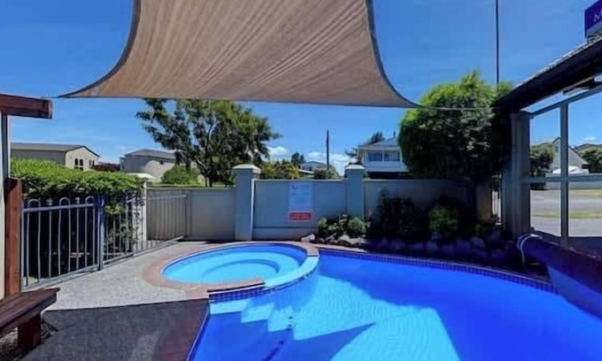 Taupo Apartment | Tui Unit - So close to the lake +Pool