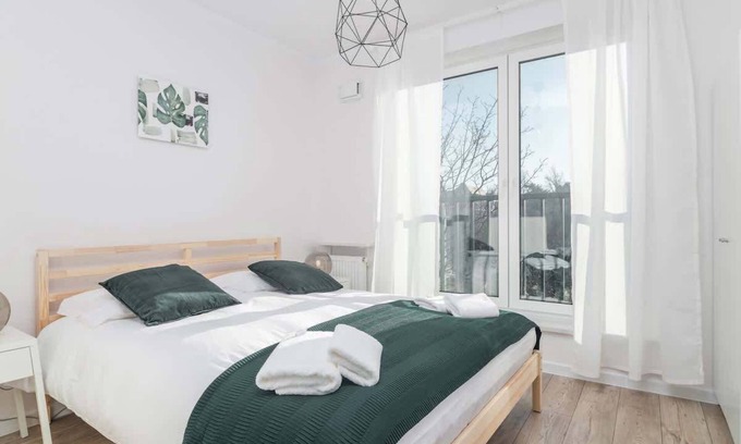 Srodmiescie Apartment | Tumskie Ogrody II 14 |Near Wyspa Słodowa | Parking