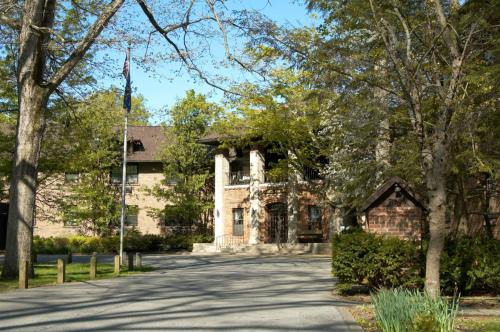 Marshall Hotel | Turkey Run Inn & Cabins