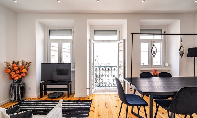 Penha de Franca House | Turmeric Apartment, WiFi, Lisbon !New!