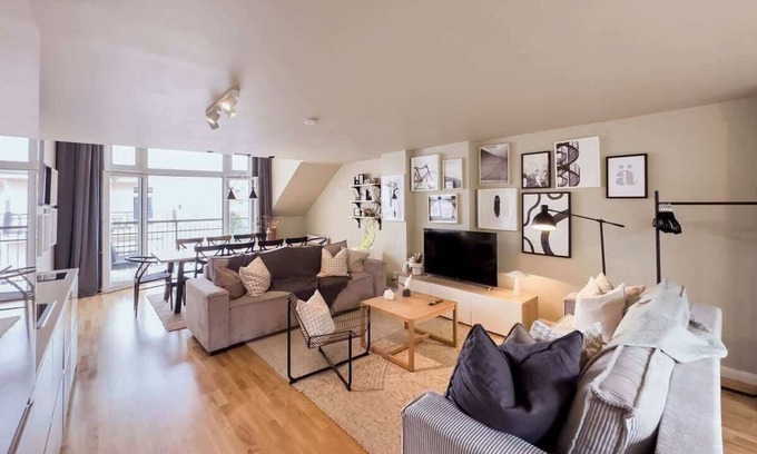 Karlin Apartment | TurnKey | Karlin Deluxe Apartment – Balcony