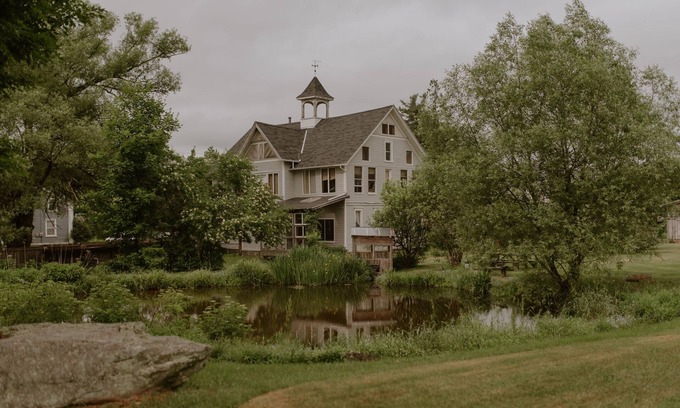 Bloomville House | Turquoise Barn Catskills 1800s Carriage House Barn w/Pond/Mtns on 13 acres
