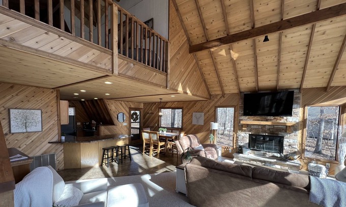 Wright City Ski Chalet | Turrach Ridge Escape, Innsbrook, A Woodland Waterfront Chalet Retreat