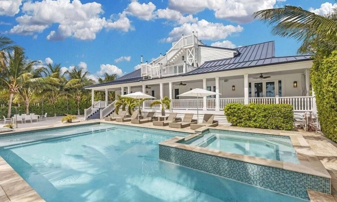 Layton House | Turtle Crawl- MAGNIFICANT OCEANFRONT ESTATE HOME