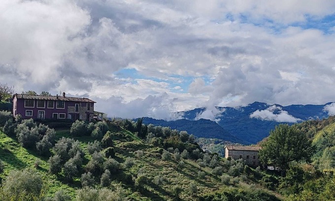 Bagni di Lucca Villa | Tuscan Farmhouse Stunning Views, 9m x 4m Pool, BBQ & Pizza Oven, Gardens & More