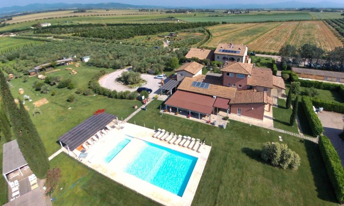 Braccagni House | Tuscan Stay w/Jacuzzi