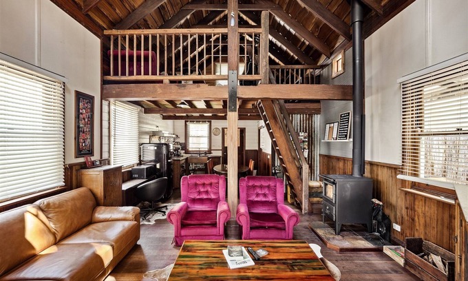 Burnside Cabin | Twigs Cabin | Rustic Luxe Cabin