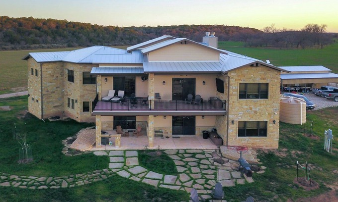 Goldthwaite House | Twin Hills River Ranch Elegant Goldthwaite Escape, sleeps 20+ May Special 550