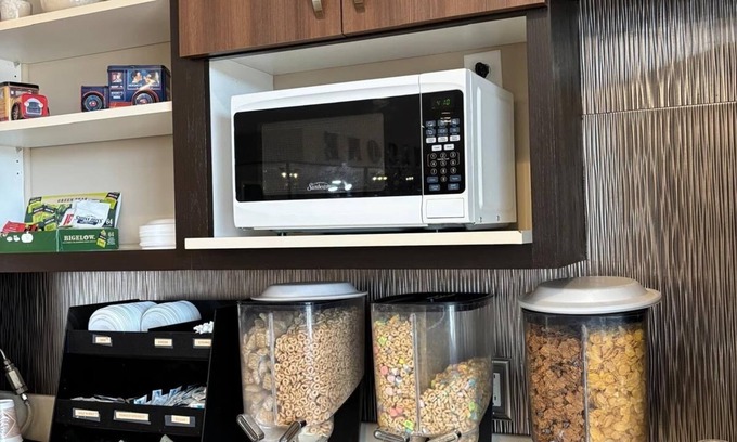 Stigler Hotel | Twin Lakes Inn and RV