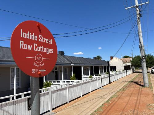 Broken Hill House | Twin Queen Room CBD Apartments