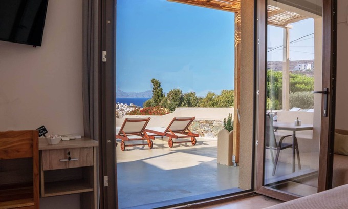 Syros House | Two (2) Apartments with Pool