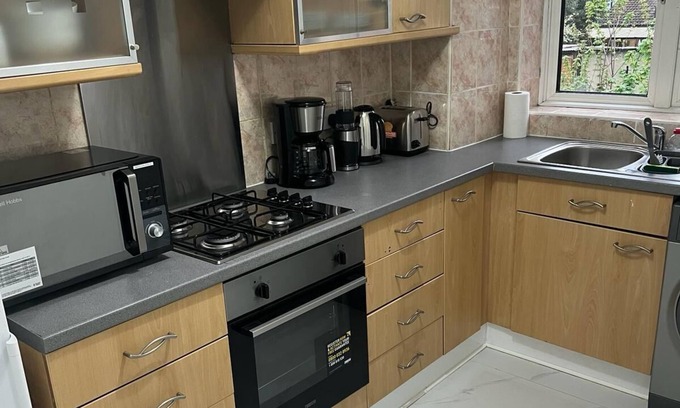 Stratford Apartment | Two-bed flat near Maryland Station, Stratford Westfield Mall, London Stadium