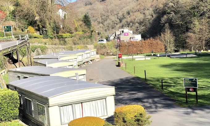 Barbrook Cottage | Two bed static (Sleeps 6). Walking distance of Lynton with onsite fishing
