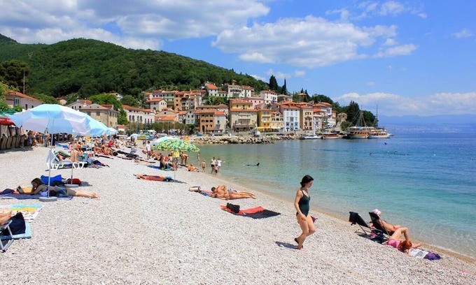 Obrs Apartment | Two bedroom apartment with terrace Mošćenička Draga, Opatija (A-16123-b)