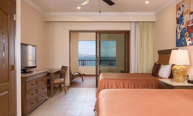 Loreto Apartment | Two Bedroom apartment for 6, hotel services and full kitchen Beach some steps