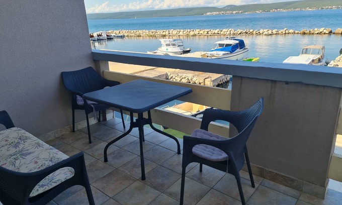 Nevidane Apartment | Two bedroom apartment with terrace and sea view Neviđane, Pašman (A-8453-b)