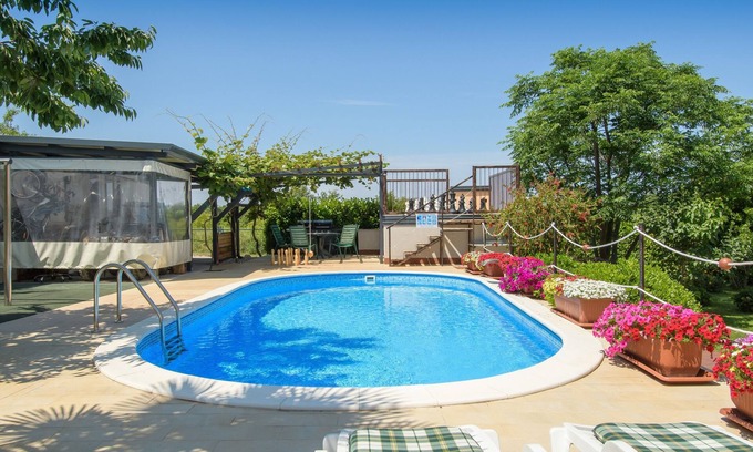 Stranici kod Nove Vasi Apartment | Two bedroom apartment with terrace and sea view Stranići, Poreč (A-24558-a)