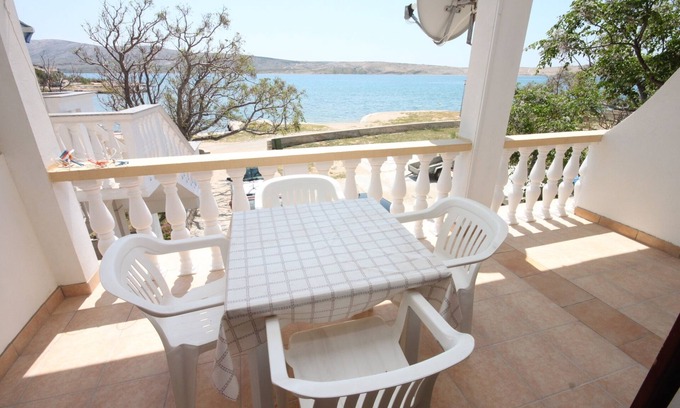 Kustici Apartment | Two bedroom apartment near beach Kustići, Pag (A-6355-d)